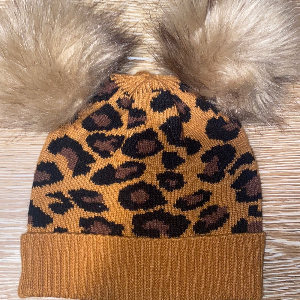Gap girls beanie with poms